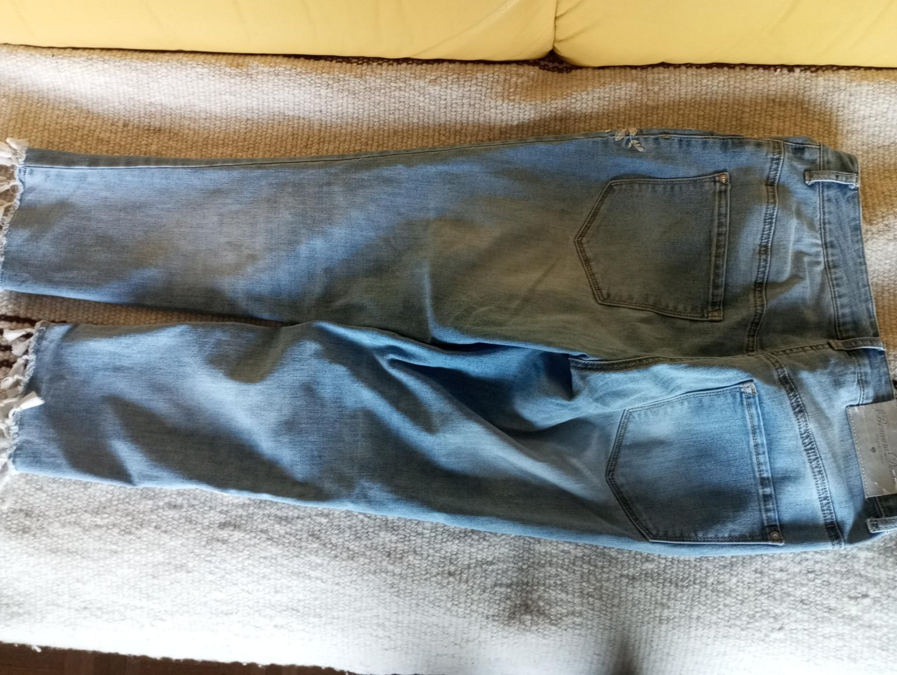 Lotti di vestiti: Jeans in Grösse S, eine neu und ungebraucht – Usato da Gwatt (Thun) venduto da lealisa007 2