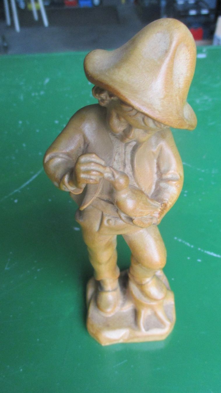 Statuette: Geschnitzter Bub mit Taube – Usato da Weier im Emmental venduto da waefler03 4