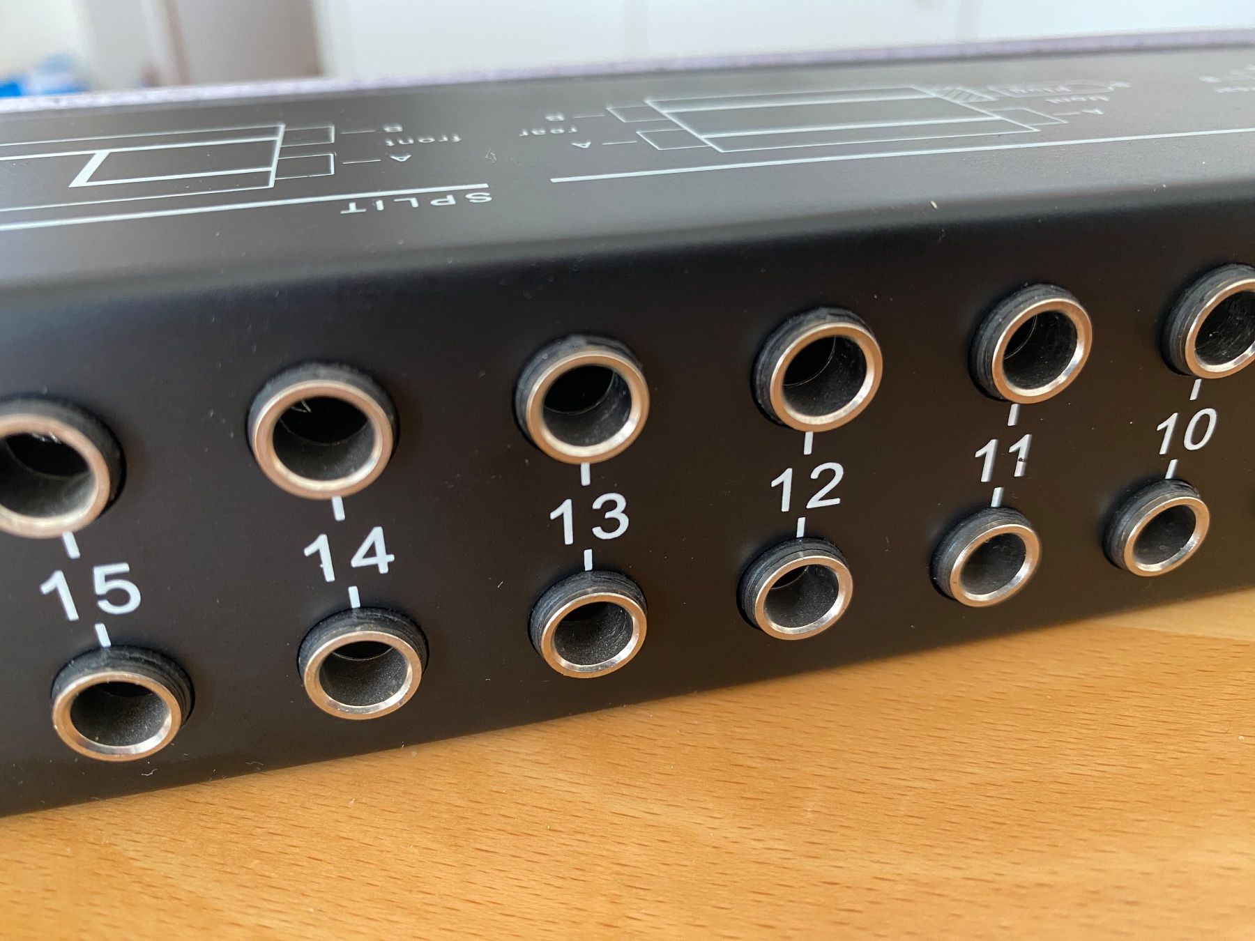 Wandhalterungen: Neutrik NYS-SPP-L1 Patchbay 2x24 – Gebraucht aus Oberrohrdorf von  4