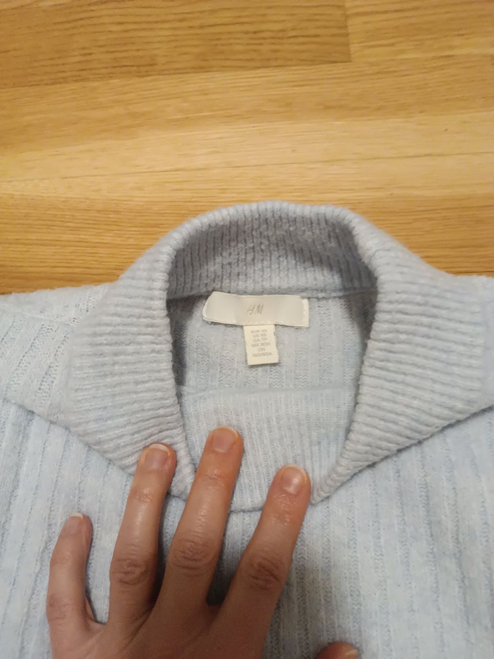 H&M Pullover & Sweatshirts: H&M Strickpullover Hellblau, Grösse XS – Gebraucht aus Luzern von sim_lqq2 1