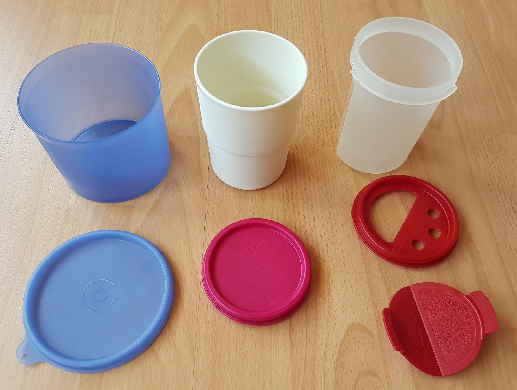 Tupperware Recipients et similaires: 3 TUPPERWARE BEHÄLTER / BECHER – D'occasion à Sax par spazieren 1