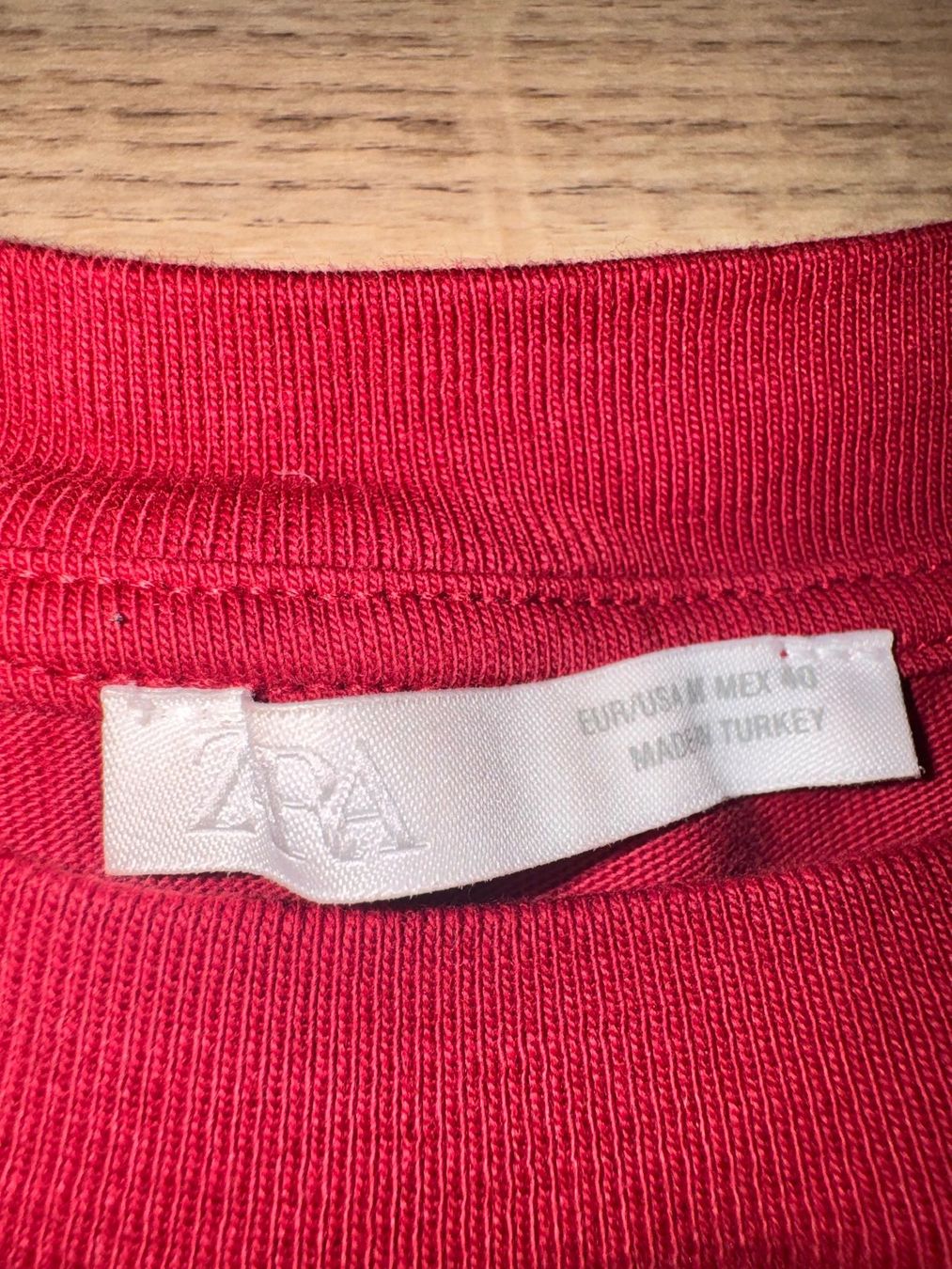 Zara T-shirt: Zara T-Shirt Rot – Usato da Meierskappel venduto da kev_nn8q 3
