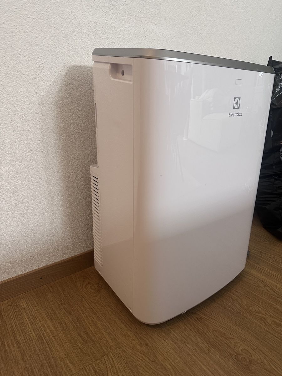 Electrolux Condizionatori: Electrolux mobiles Klimagerät 9000 BTU – Usato da Aarau venduto da bikestones 1