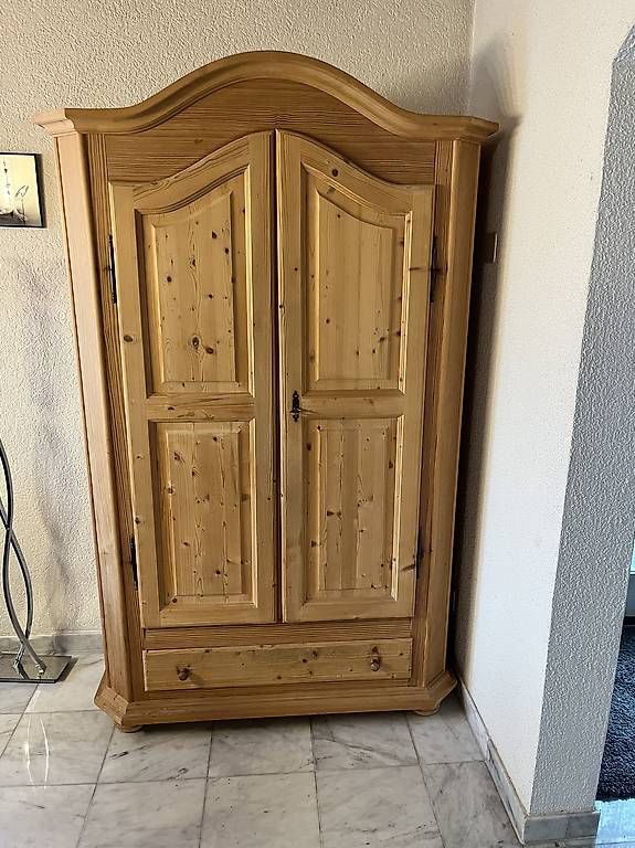Armadi: Bauernschrank – Usato da Winterthur venduto da Albundy167