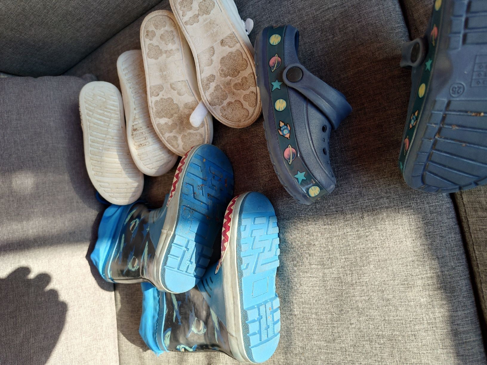 Scarpe da uomo: 4 Paar Kinder Schuhe Gr.25 – Usato da Goldach venduto da Fuchour 2