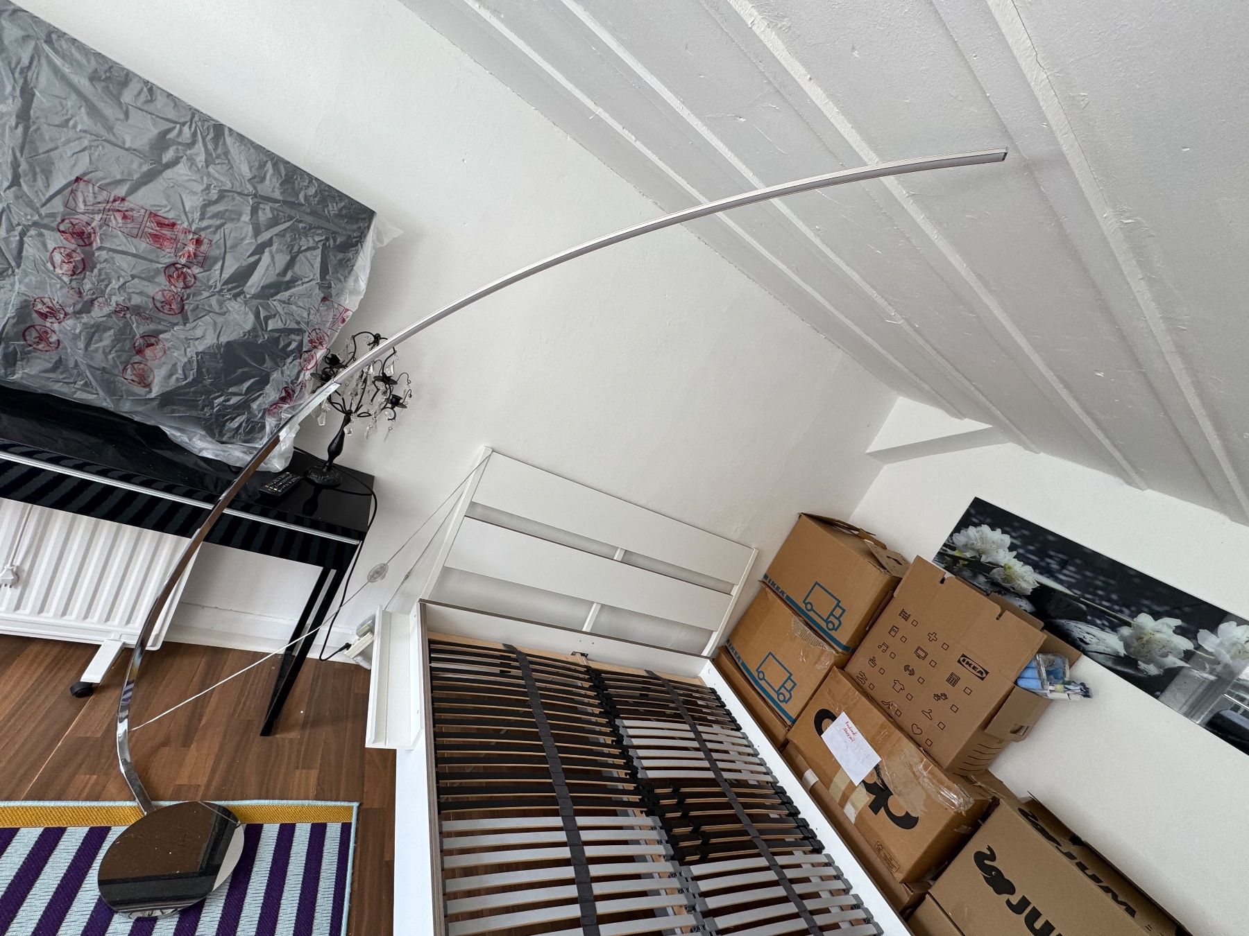 Mömax Lampade: Moderne Stehlampe, Bei Mömax Möbel gekauft. – Usato da Rüti GL venduto da Gruezich8782