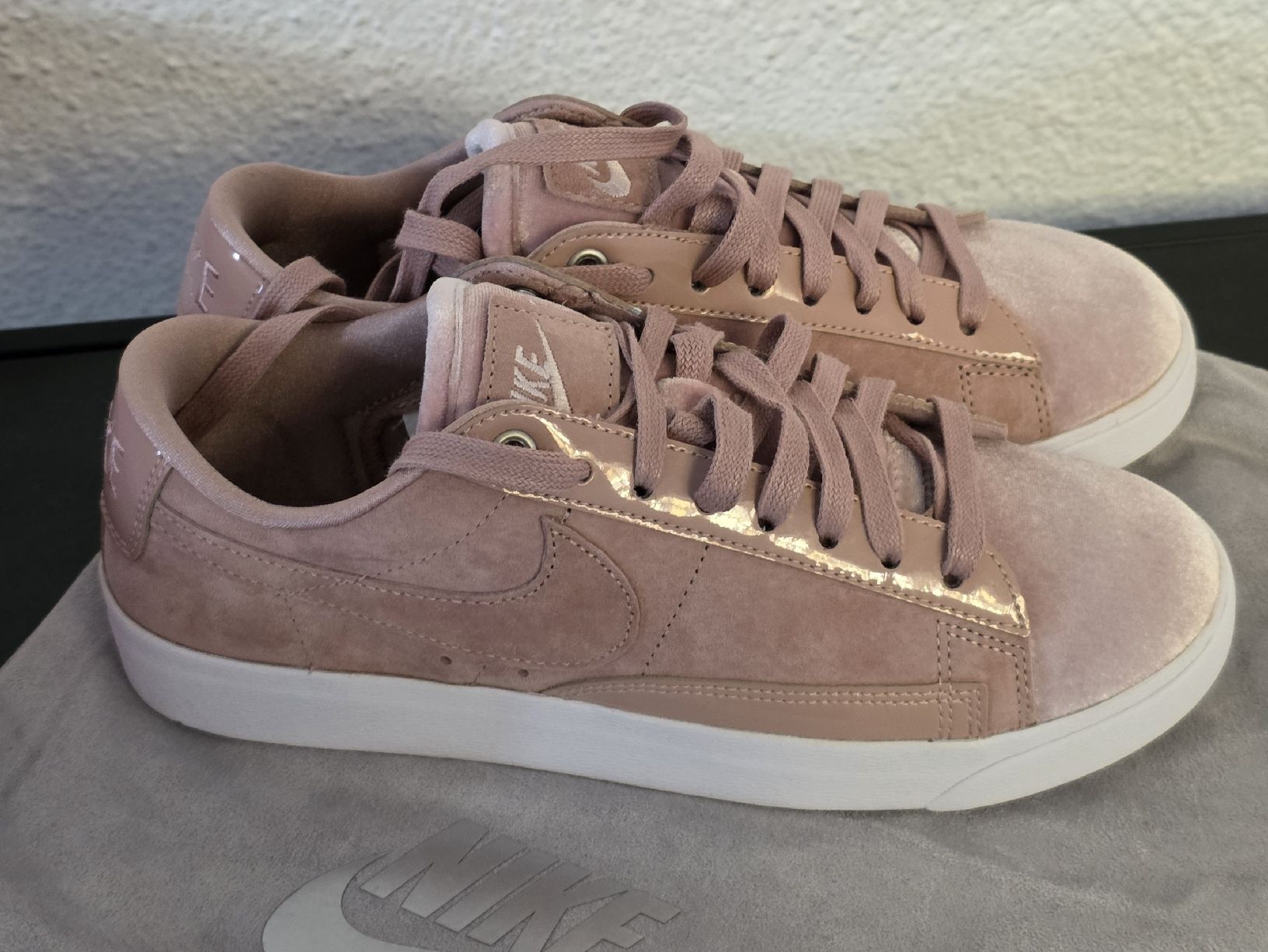Nike Scarpe da donna: Nike Blazer Low LX, Gr. 38, neu – Nuovo e nell'imballaggio originale da Rheinsulz venduto da Gilea 2