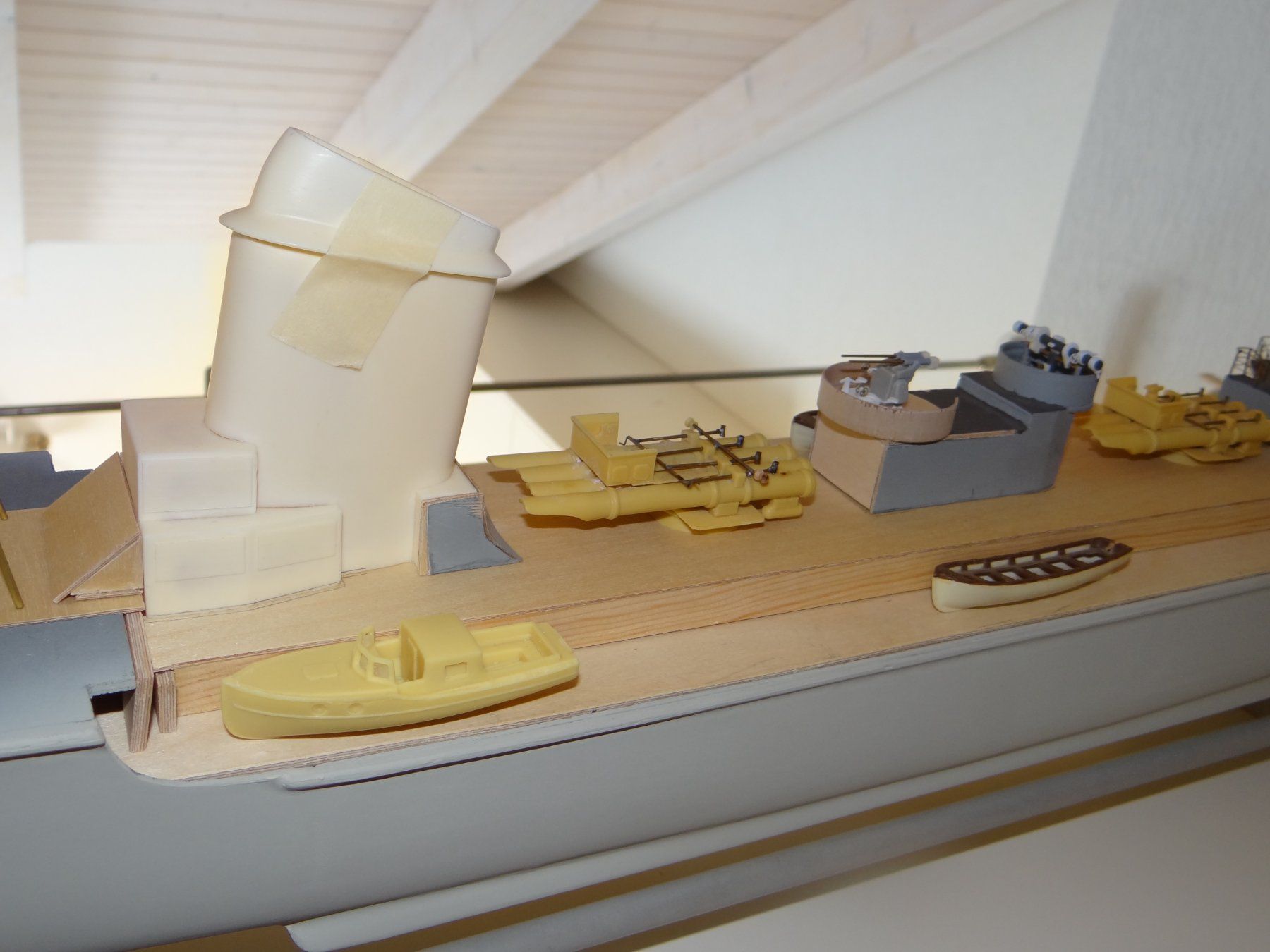 Modellismo RC: Modellrumpf und Teile zu Zerstörer oder anderes Schiff – Usato da Ennetbürgen venduto da wh2 3