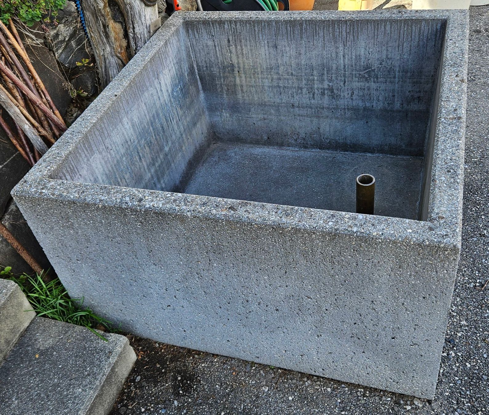 Etangs & Fontaines déco.: Betonbrunnen – D'occasion à Mastrils par Alruma