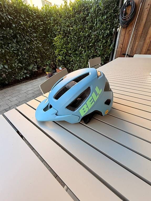 Helme: Bell Nomad 2 JR MIPS Junior Velohelm – Gebraucht aus Fällanden von Mesguen