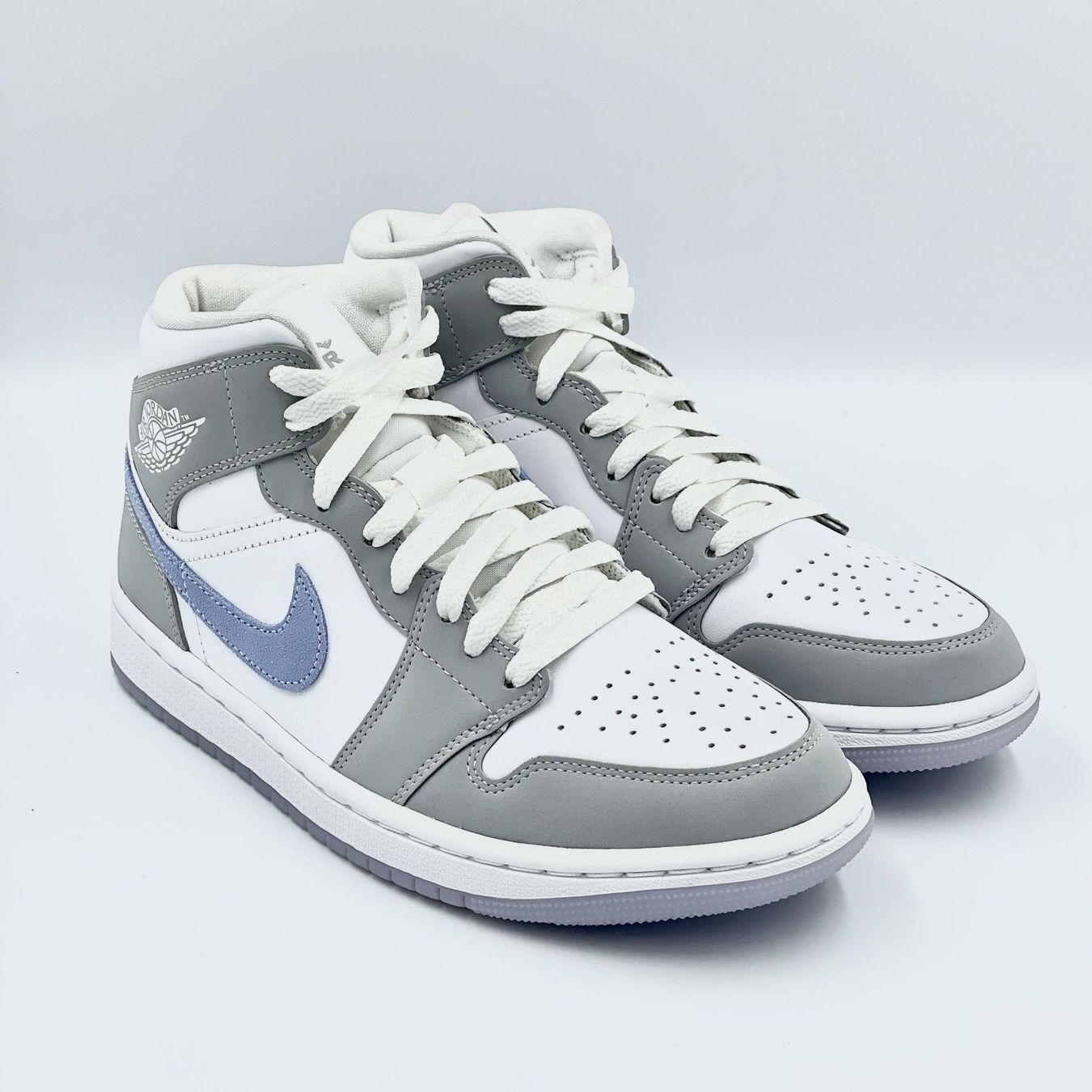Jordan Damenschuhe: Nike Air Jordan 1 Mid Wolf Grey EU 38.5 – Neu und originalverpackt aus Erlinsbach von sasneakers