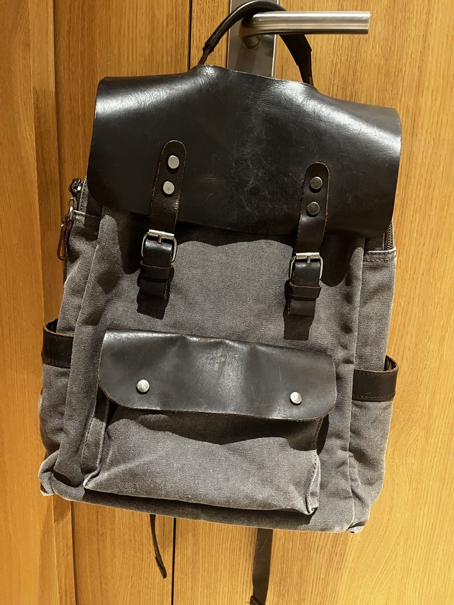 Rucksäcke: Rucksack Leder optik Grau – Gebraucht aus Wettingen von Nicolas_Hue
