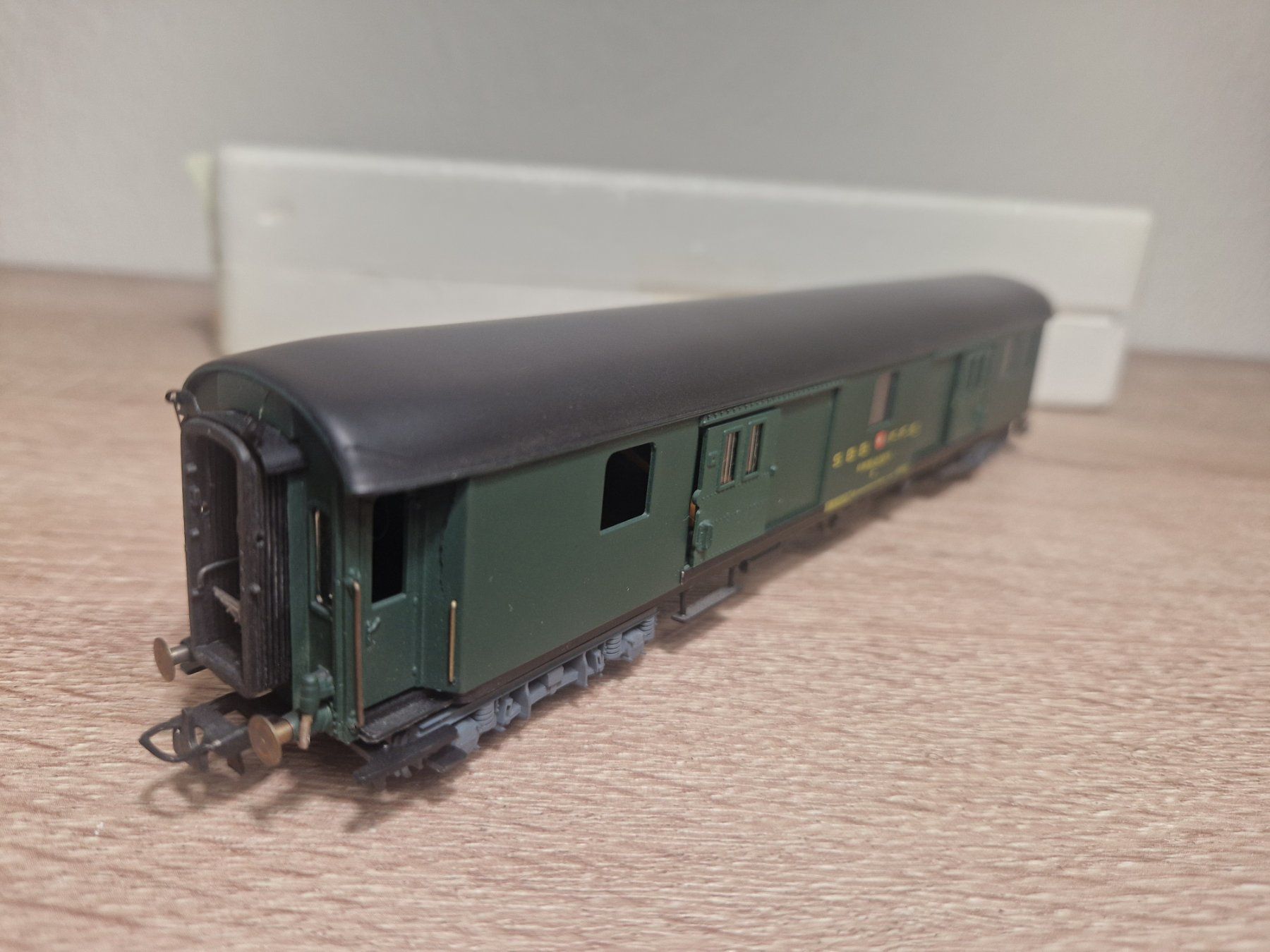 Metropolitan Modellini di ferrovie: Metropolitan 7080 Gepäckwagen SBB H0 – Usato da St-Aubin-Sauges venduto da tantome 2