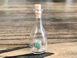 Vintage Glücksbringer Mini Flasche mit Glücksstein