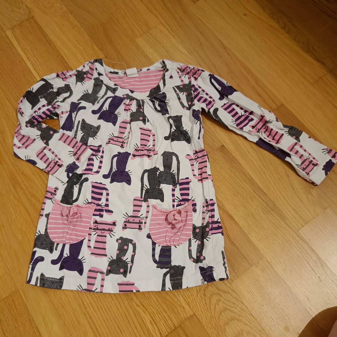 Robes et jupes: Kleid Grösse 98 – D'occasion à Jaberg par urig17.