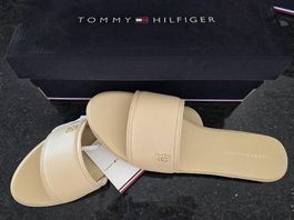 Nagelneu - Tommy Hilfiger Schuhe Gr.40 beige