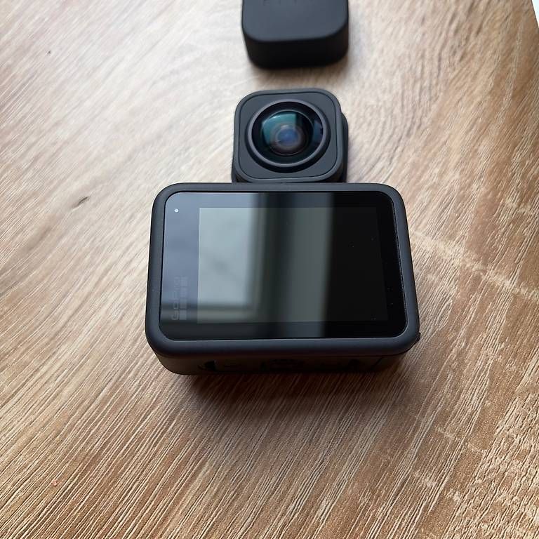 Gopro Action Cam: GoPro HERO13 Black et module dobjectif ultra-grand-angle – Usato da Vuippens venduto da Overney1 3