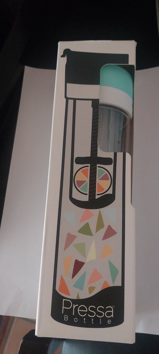 Altro in Stoviglie & Bicchieri: Pressa Bottle Squeeze System Wasserflasche mit Fruchtgeschma – Nuovo e nell'imballaggio originale da Quartino venduto da matepetra 3