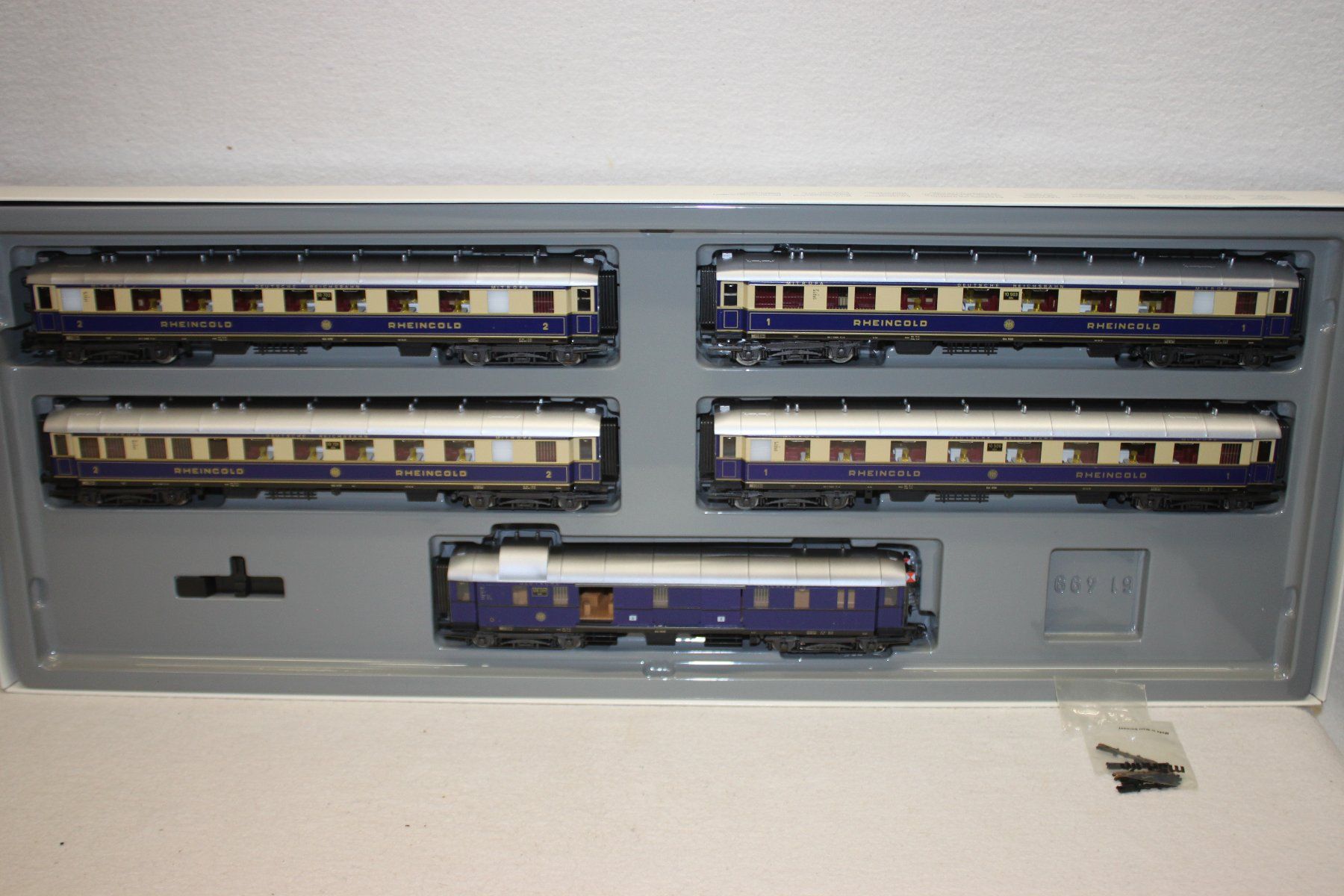 Märklin Modelleisenbahnen: Märklin Set. Rheingold 4228 HO – Gebraucht aus Thun von Eika43 1