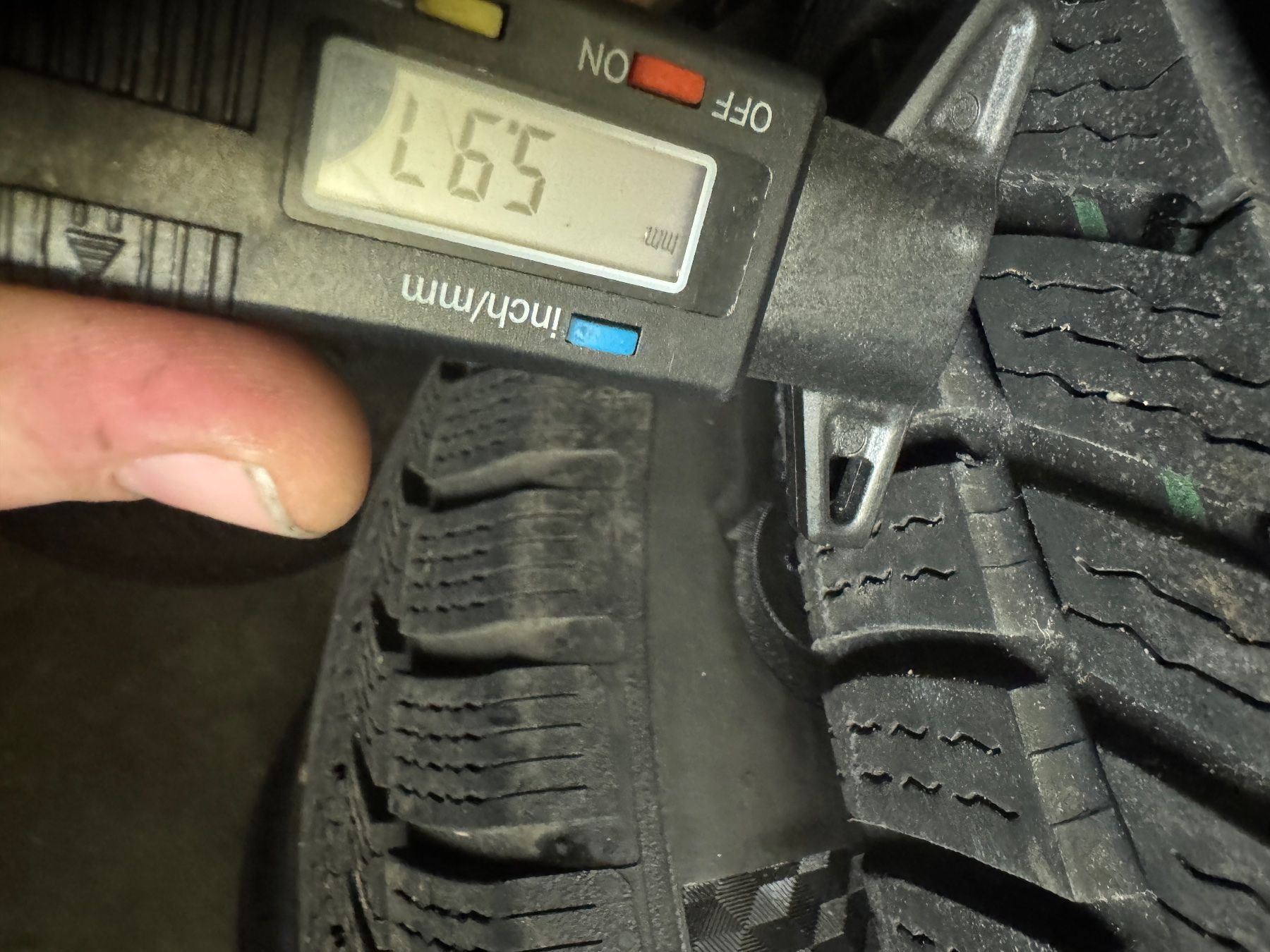 Continental Pneumatici & Ruote complete: 235/55R18 – Usato da Widen venduto da Dinero02 2