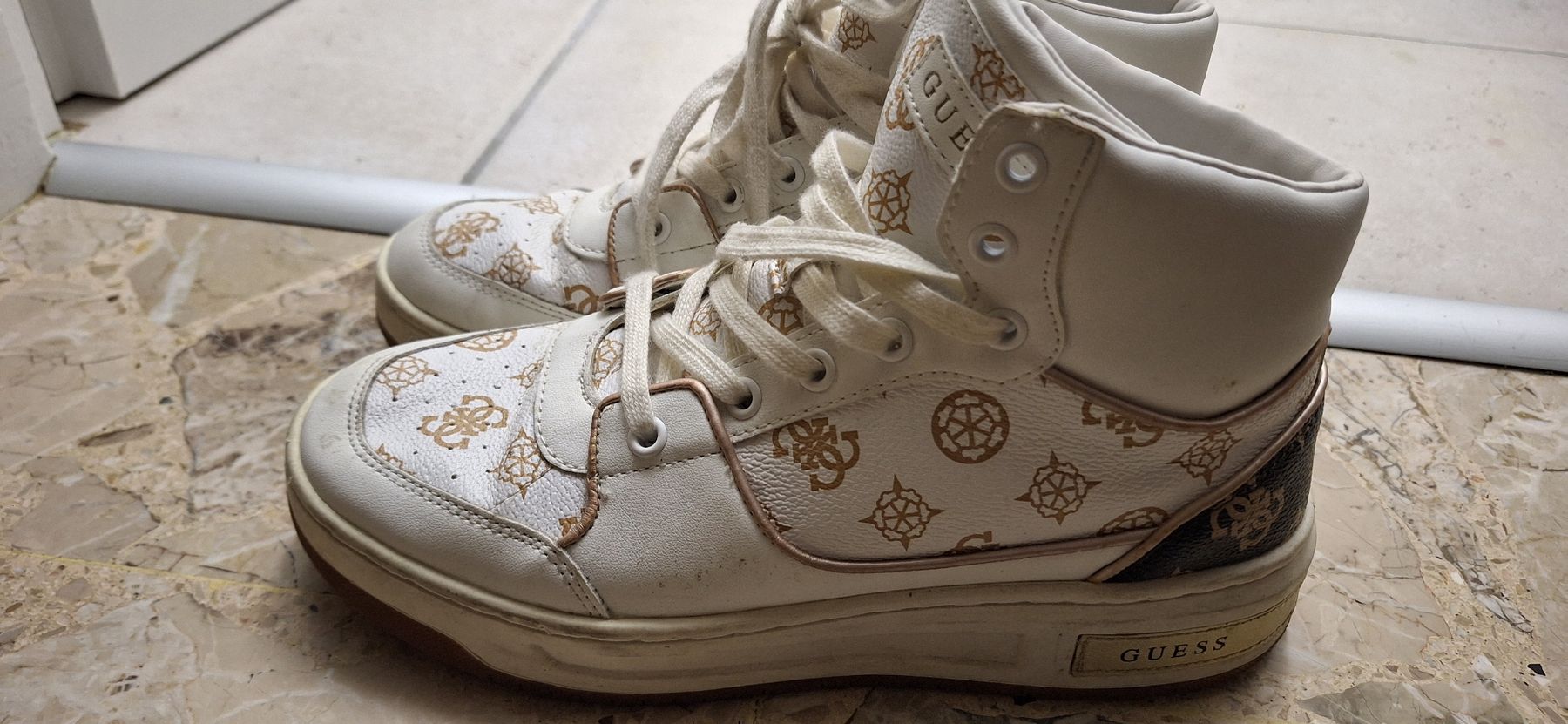Guess Scarpe da donna: Scarpe guess, 39 – Usato da Ascona venduto da bol_ysh5