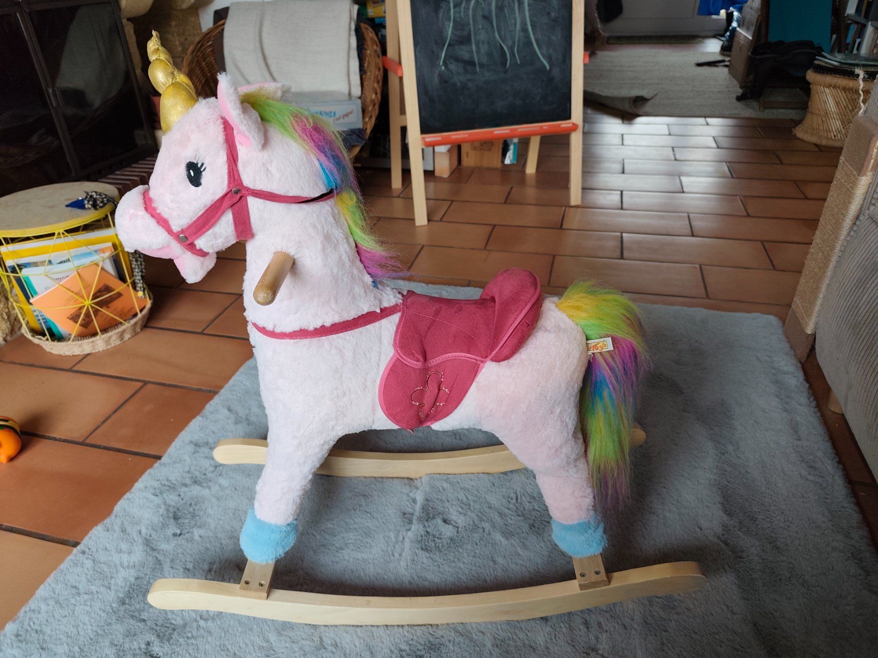 Bea Giocattoli: Cheval à bascule (licorne) – Usato da Orbe venduto da Arkesilas