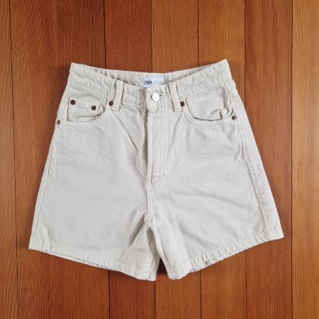 Beige Shorts von Zara Gr. 32