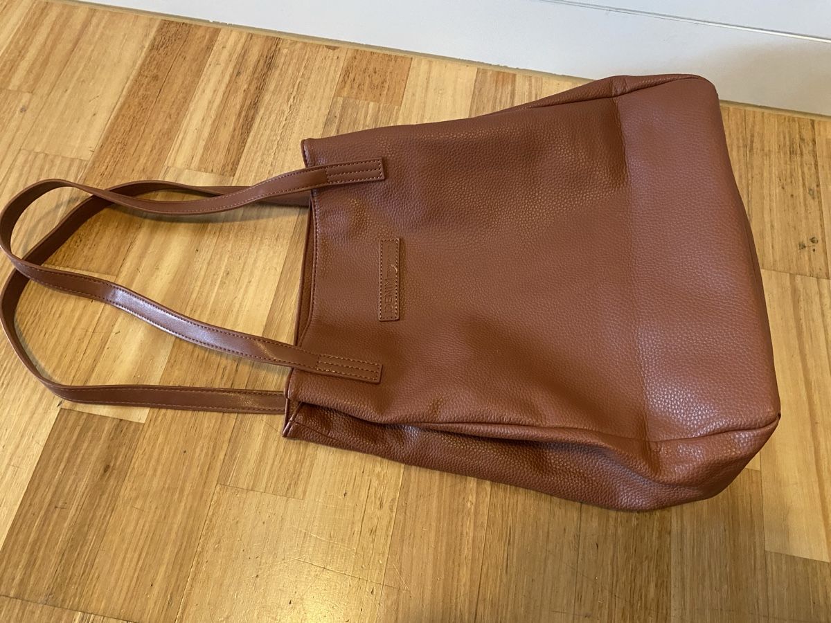 Tom Tailor Borse da donna: Braune Handtasche / Shopper aus Kunstleder – Usato da Zürich venduto da nin_y8my