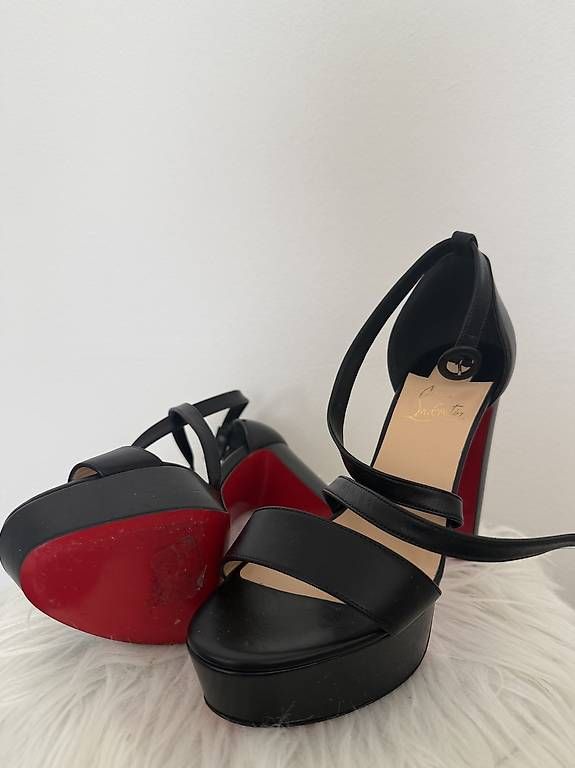 Scarpe da donna: CHRISTIAN LOUBOUTIN HIGH HEELS – Usato da Oberwil b. Zug venduto da Andjola 1