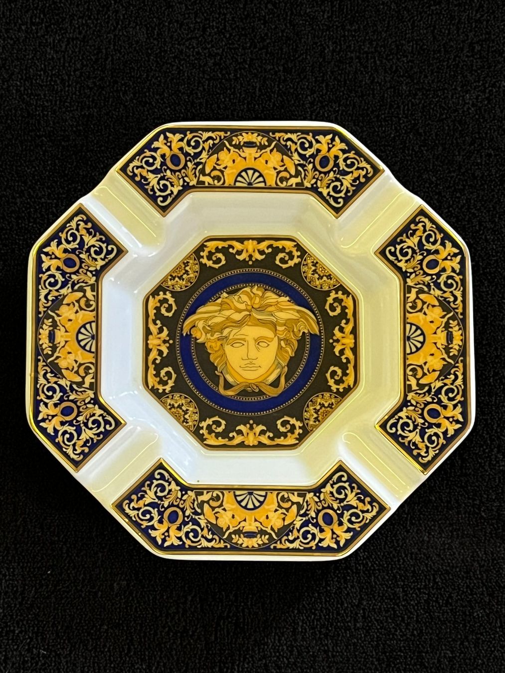 Versace Aschenbecher: Aschenbecher Versace – Gebraucht aus Bettwiesen von wicking27