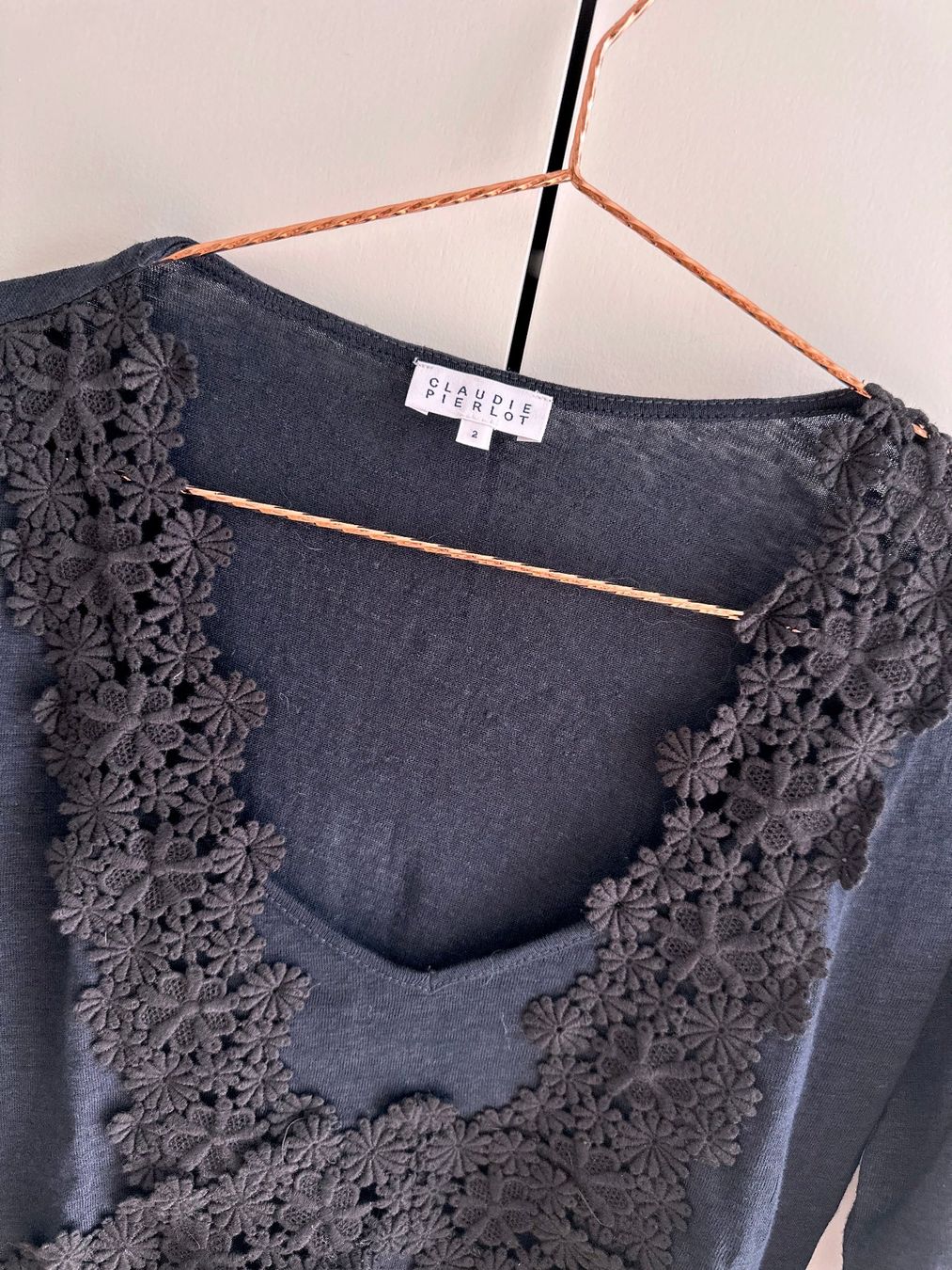 Claudie Pierlot Top: Haut / Petit pull CLAUDIE PIERLOT – Usato da La conversion venduto da Repio 2