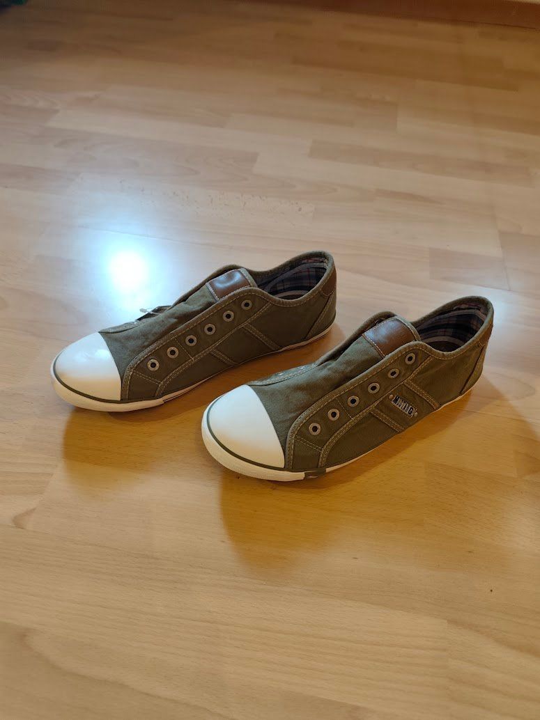 Mustang Damenschuhe: Mustang Slipper oliv Grösse 43 neu – Neu (gemäss Beschreibung) aus Kirchberg BE von NF98 2