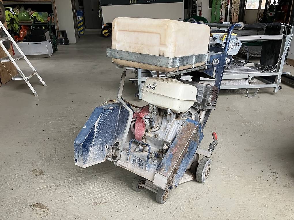 Alle Maschinen: Fugenschneider / Belagsfräse / Betonfräse – Gebraucht aus Oberbipp von wol_jq9x