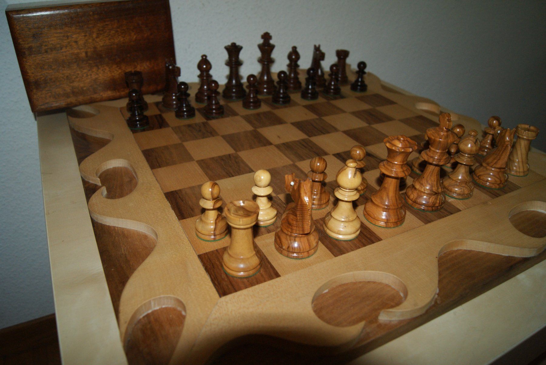 Giochi: Schach mit Figuren aus Holz, Schachbrett – Usato da Zürich venduto da Widi1 5