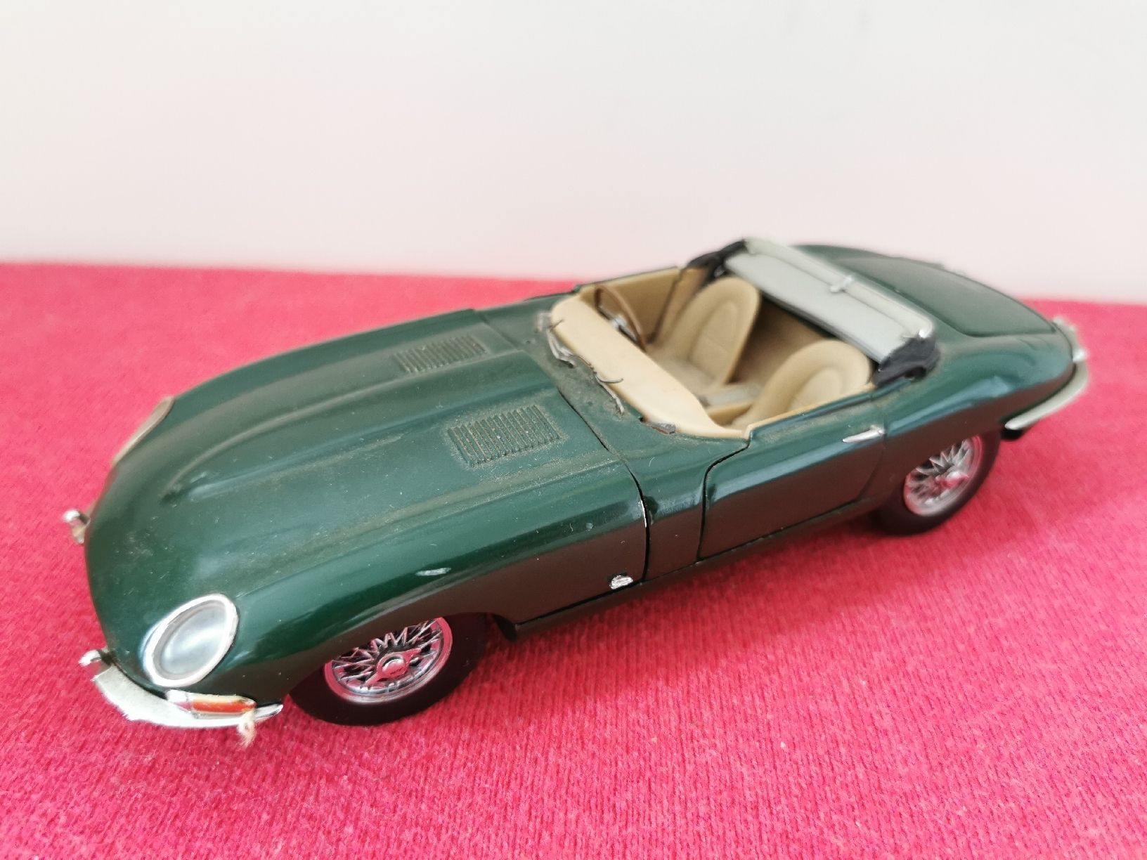 Franklin Mint Modellini d'auto: JAGUAR E 1961 FRANKLIN MINT 1:24 – Usato da Schlieren venduto da vlalif