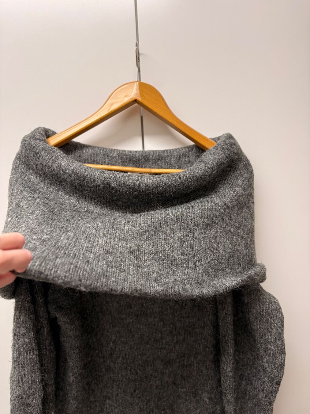 H&M Maglioni & Felpe: Winter-Pullover, Grau, Off-Shoulder, Kuschelig, Gr. S - Top! – Nuovo (secondo la descrizione) da Zürich venduto da Cleo234 2