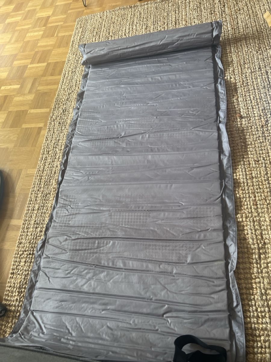 Matelas: Aufblasbare campingmatte Camping Matratze  – D'occasion à Basel par lis_9dsk 3
