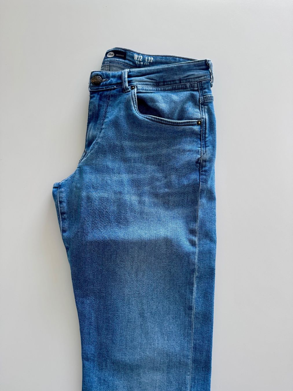 Jeans: Jeans Petrol – Gebraucht aus Domat/Ems von cowi