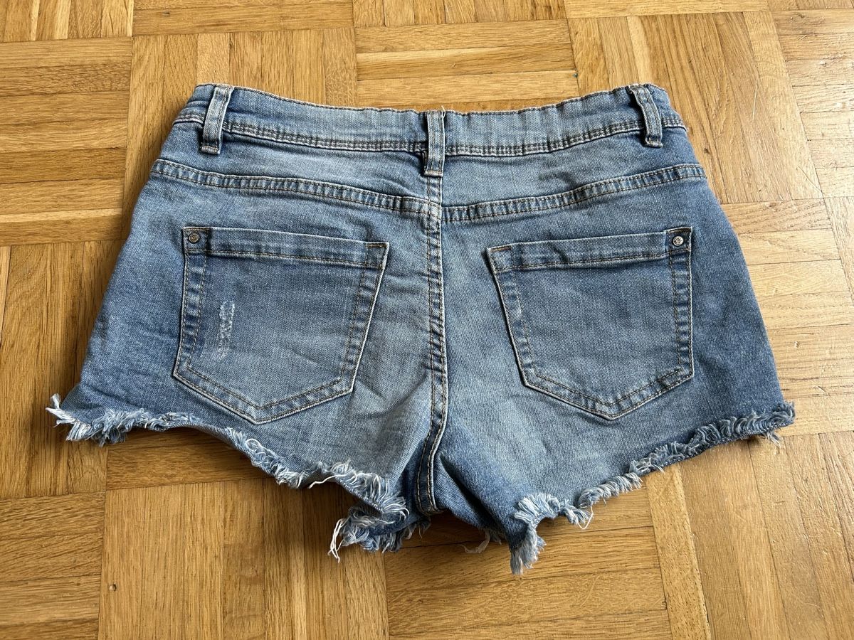 Jeans: Mini Short en jean taille 36 – Usato da Malleray venduto da Keimy32 1