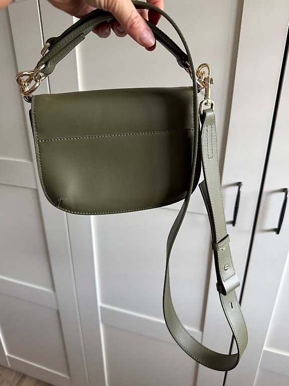Tommy Hilfiger Taschen für Damen: Tommy Hilfiger "Chic Crossover Umhängetasche" in oliv – Gebraucht aus Schöfflisdorf von Babyjane 2