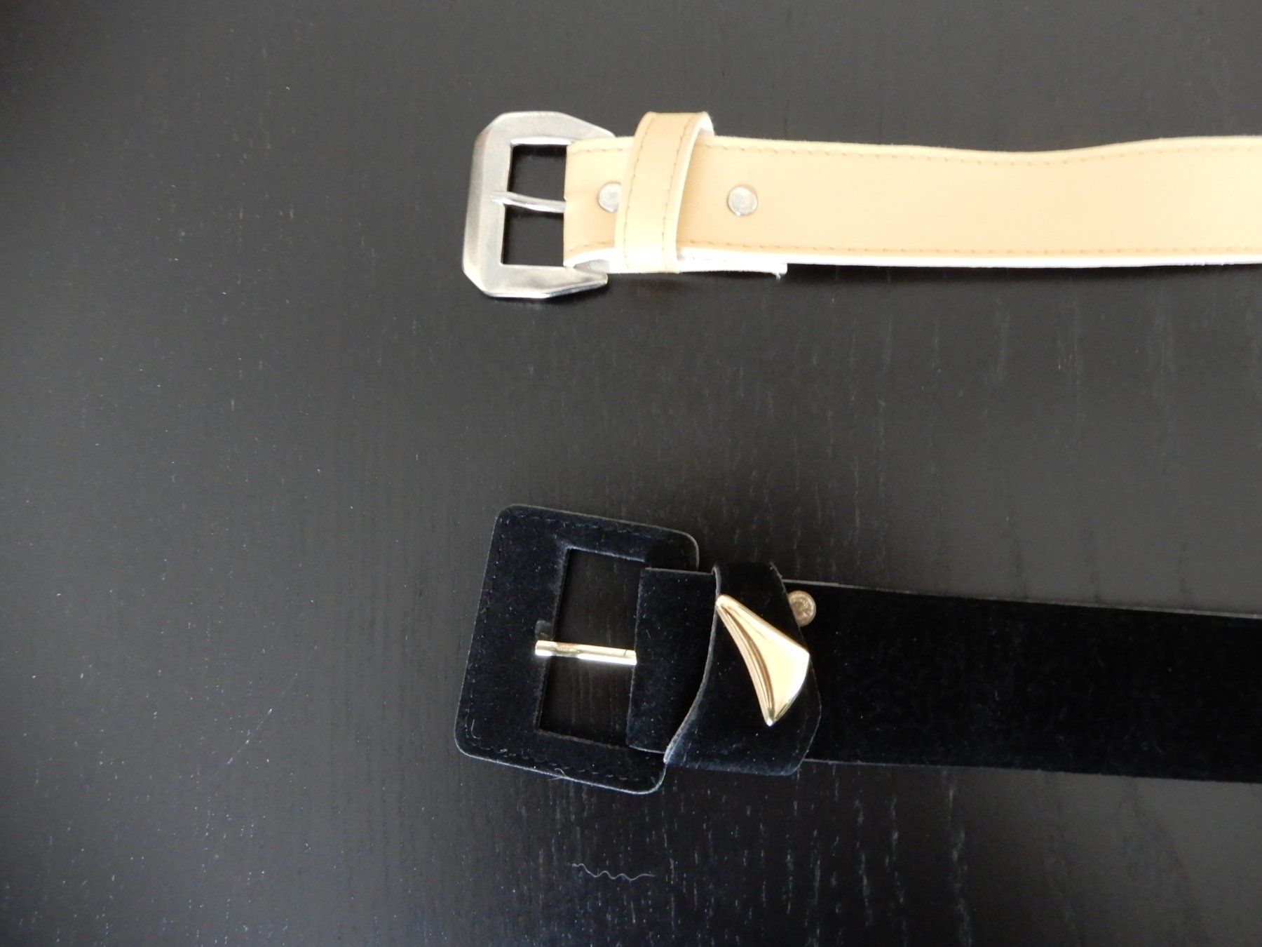 Cinture: 2er Set Damengürtel, beige und schwarz – Usato da Erstfeld venduto da Mario_boe0 1