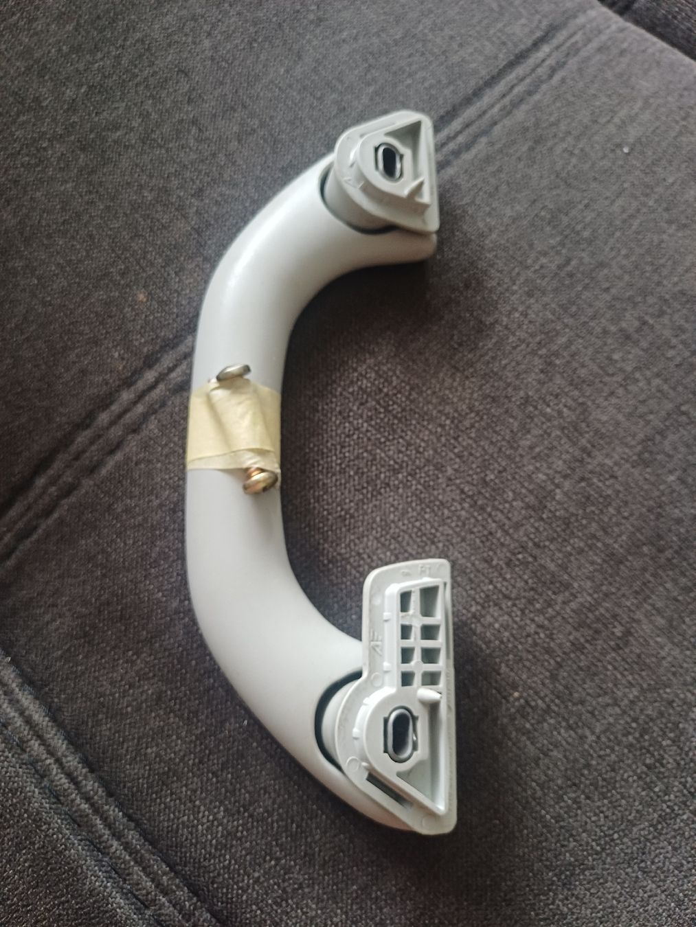 VW Alle Autoersatzteile: Gebrauchte Original Dachgriffe VW Multivan T5 2003-2009  – Gebraucht aus Domat-Ems von Waterbikes 1