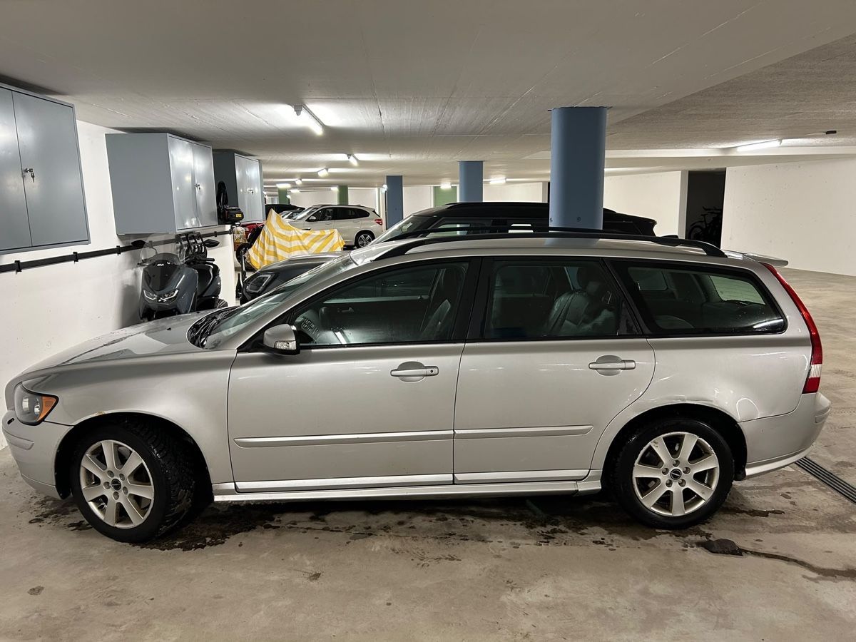 Volvo Automobili: Volvo V50 T5 – Usato da Brülisau venduto da AdrianD01