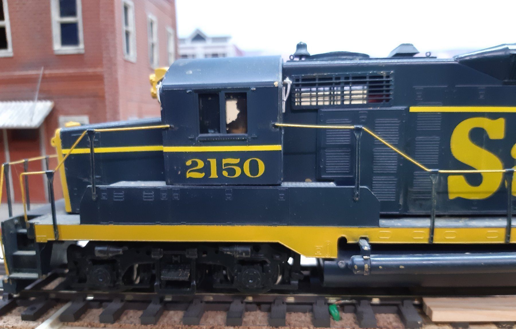 Modelleisenbahnen: Santa Fe 2150 GP20 brass Kadee 2-rail – Gebraucht aus Tafers von Fbrh 3