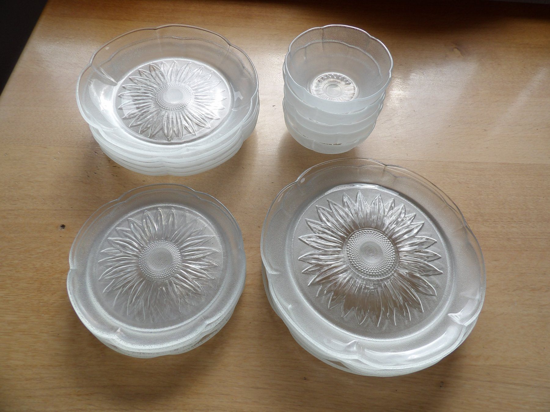 Set di piatti: Schönes Glasteller Set - 21 Teile – Usato da Niederlenz venduto da Steff99 2