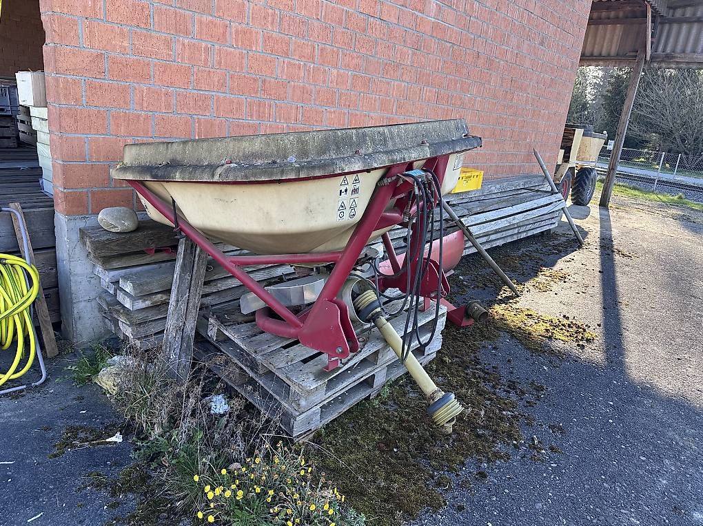 Spandiconcime: düngerstreuer vicon – Usato da schalunen venduto da Chrigeler6