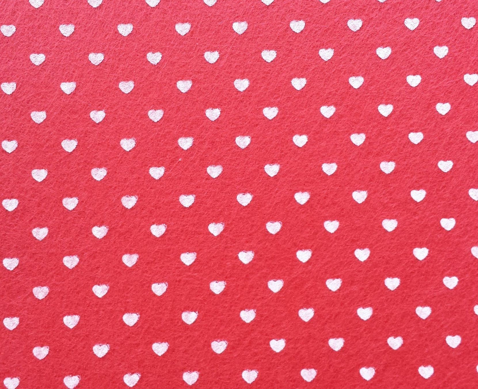 Tessuti: Bastelfilz mit Herzenmuster, 30x30 cm – Nuovo (secondo la descrizione) da Langenthal venduto da flowersNbirds