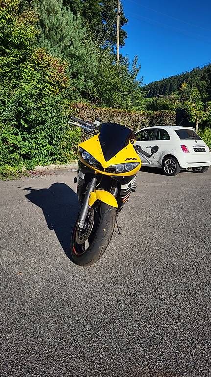 Yamaha Strada: Yamaha YZF R6 RJ05 – Usato da Aeschlen b. Oberdiessbach venduto da pix_2nwv 1