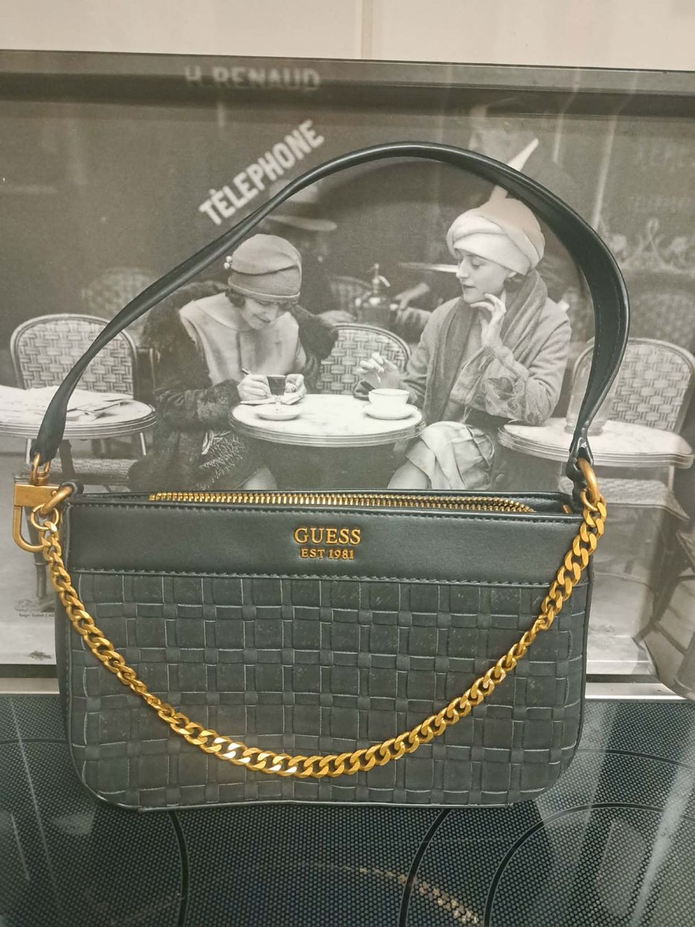 Guess Borse da donna: Handtasche/Clutch Guess Schwarz – Nuovo (secondo la descrizione) da Sisseln AG venduto da schenk-figuren