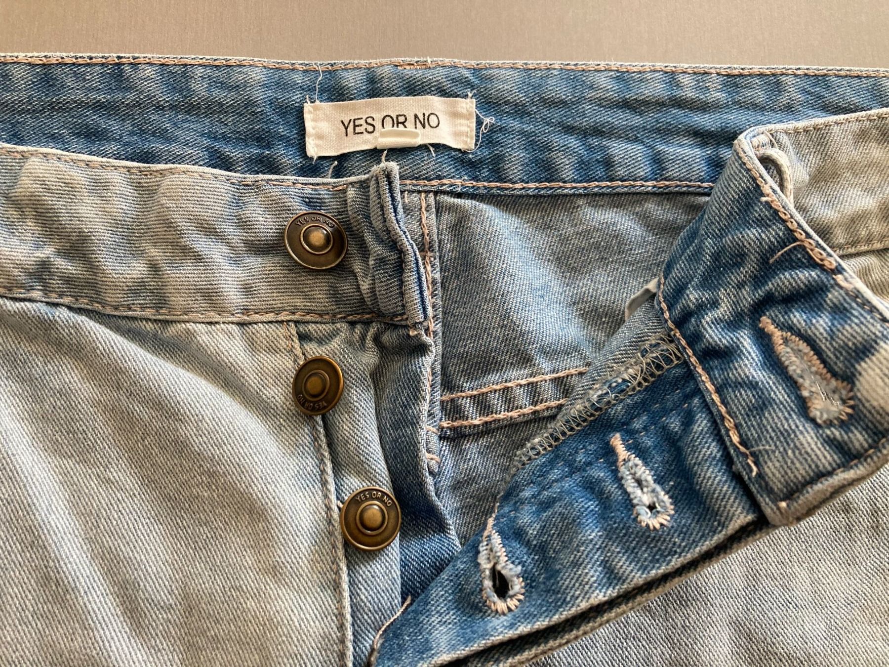 Yes Or No Jeans: YES OR NO Shorts Jeans – Usato da Obfelden venduto da miau68 2